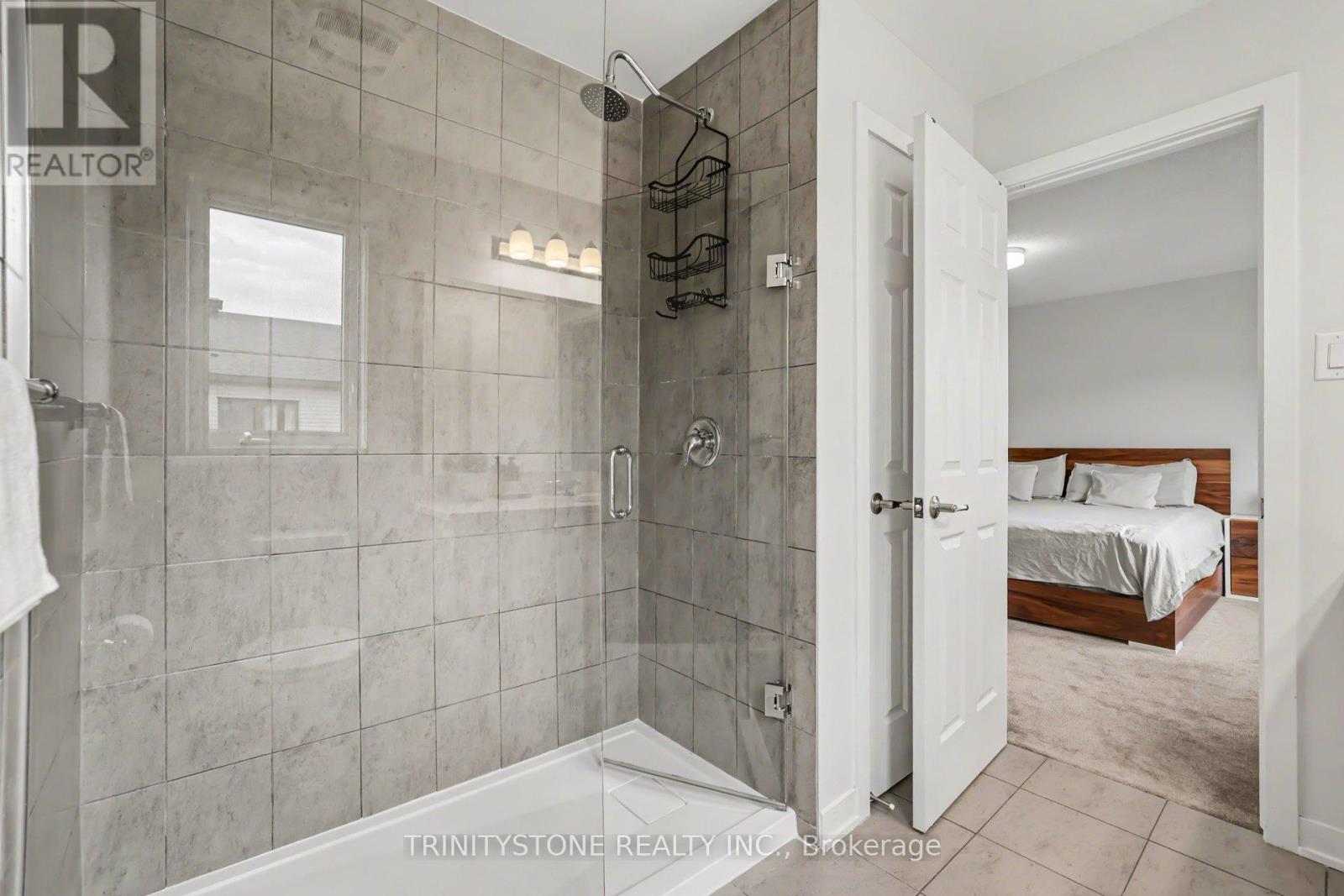 225 BILLRIAN CRESCENT - 24