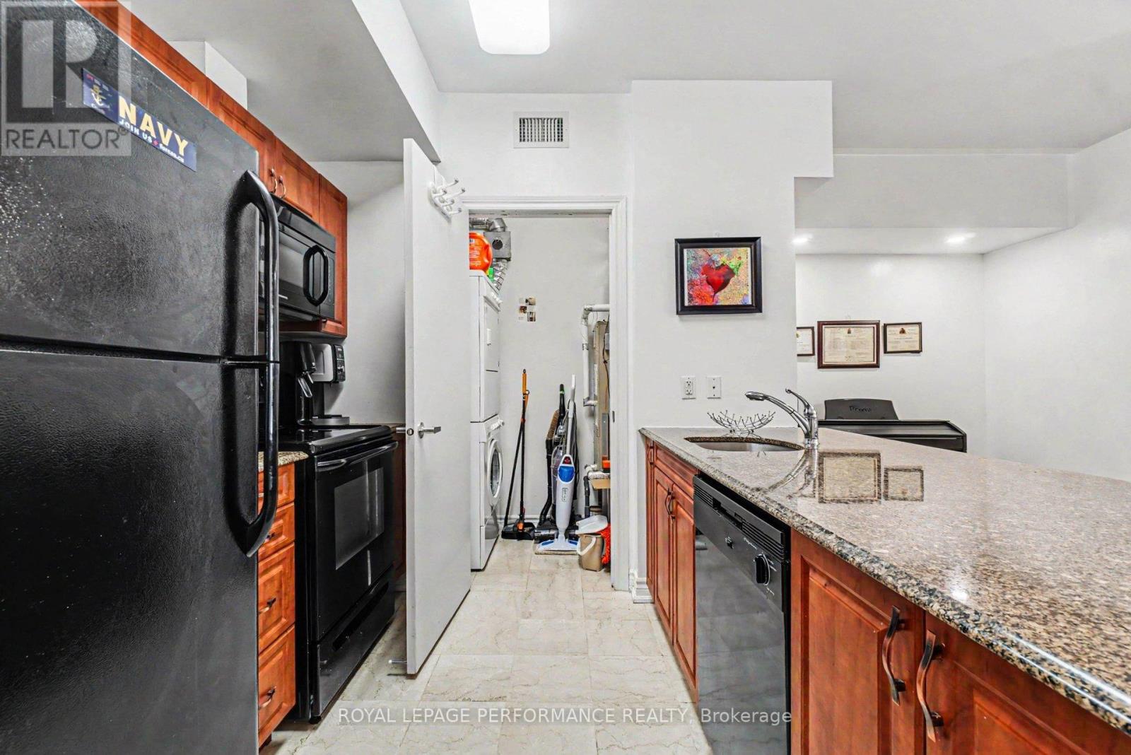 #2205 234 RIDEAU STREET - 10