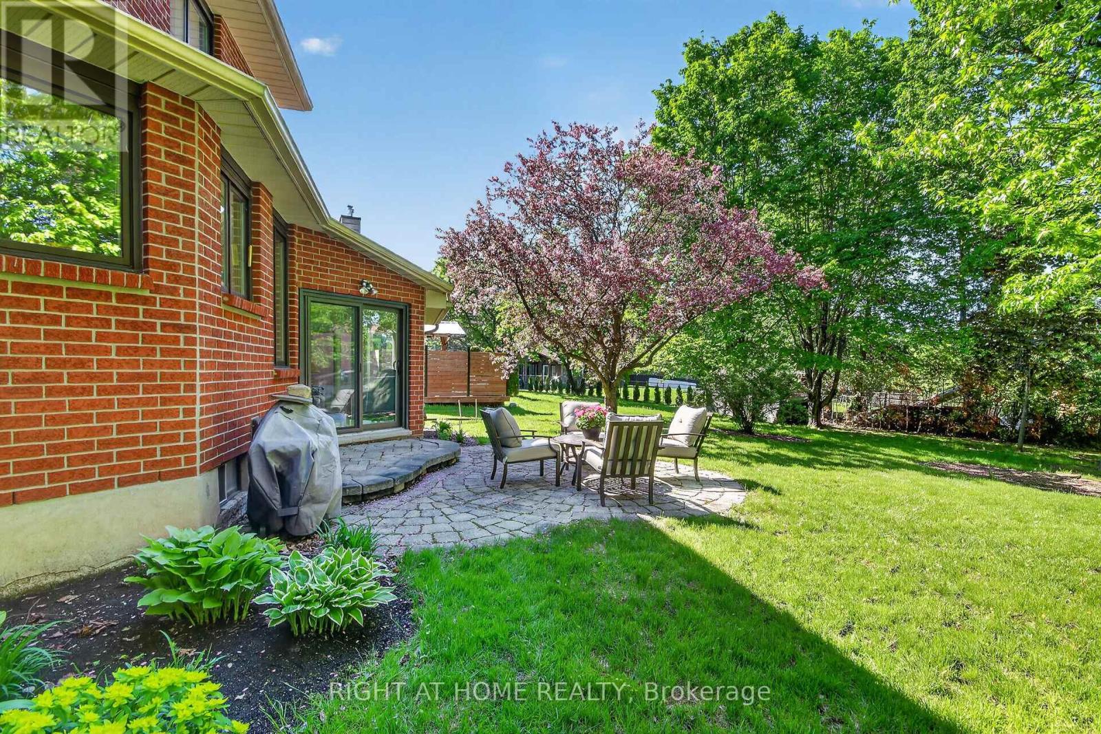 66 BEECHFERN DRIVE - 40