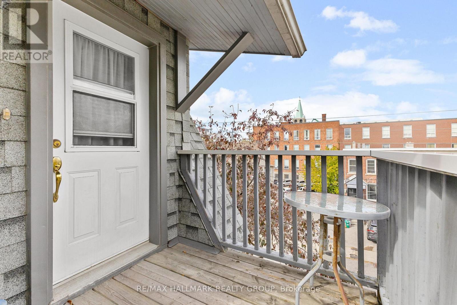 58-60 LOUISA STREET - 34