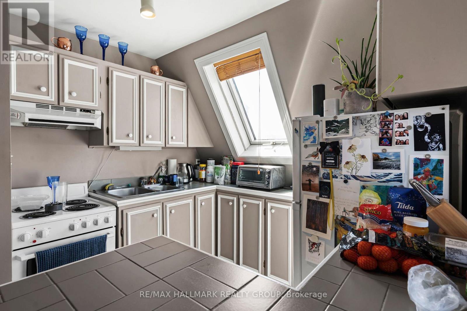 58-60 LOUISA STREET - 40