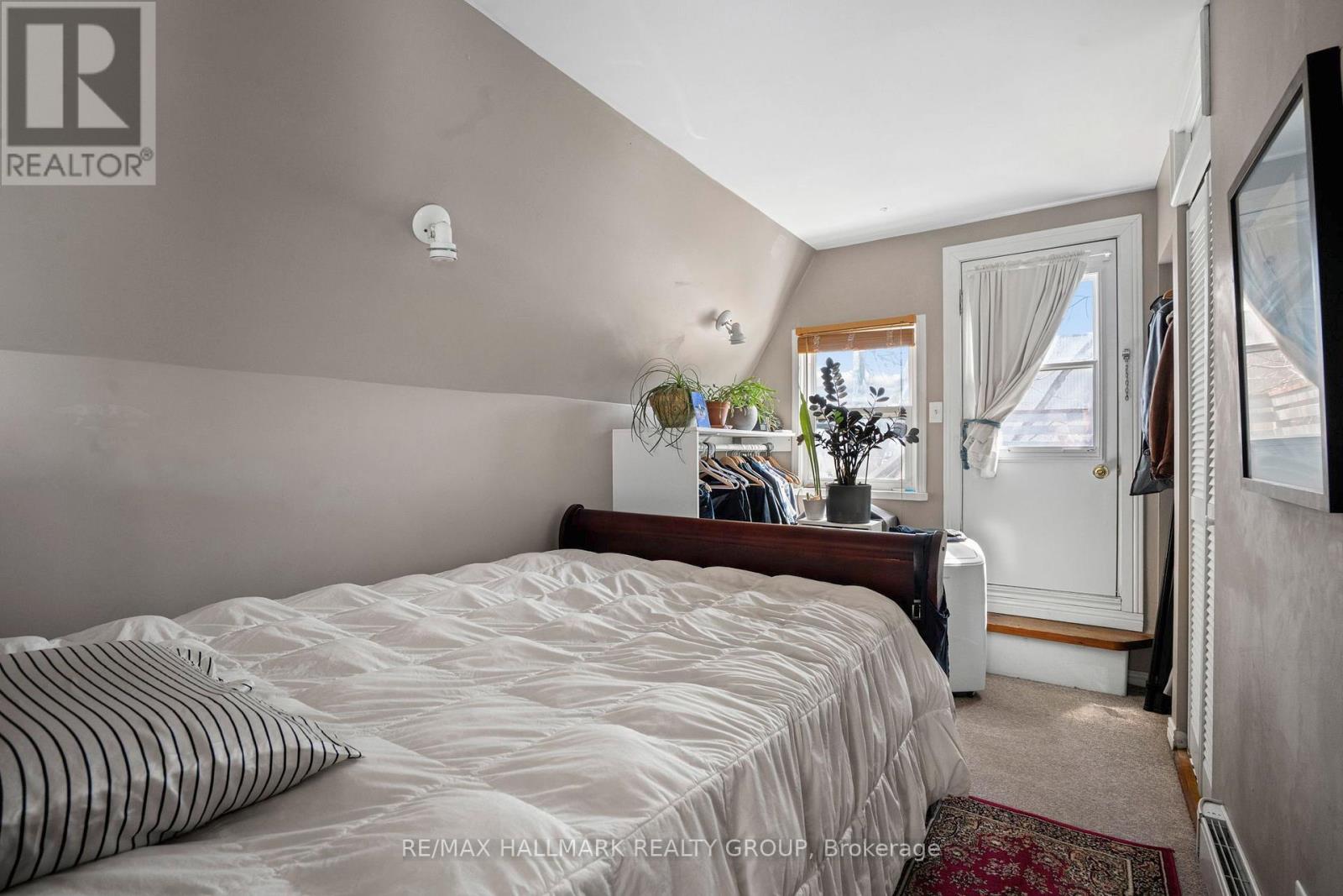 58-60 LOUISA STREET - 42