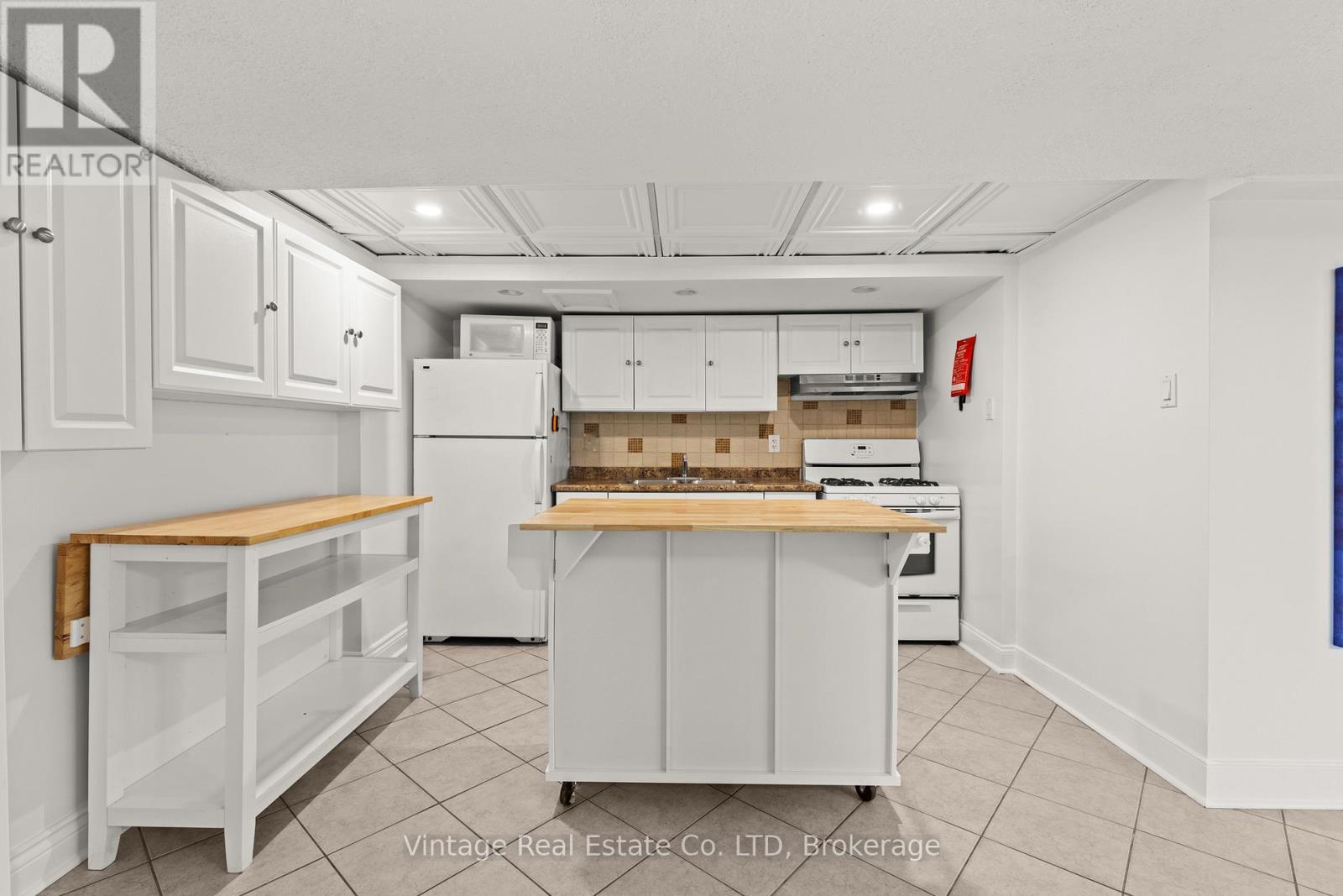 6478 RUSSELL STREET - 25