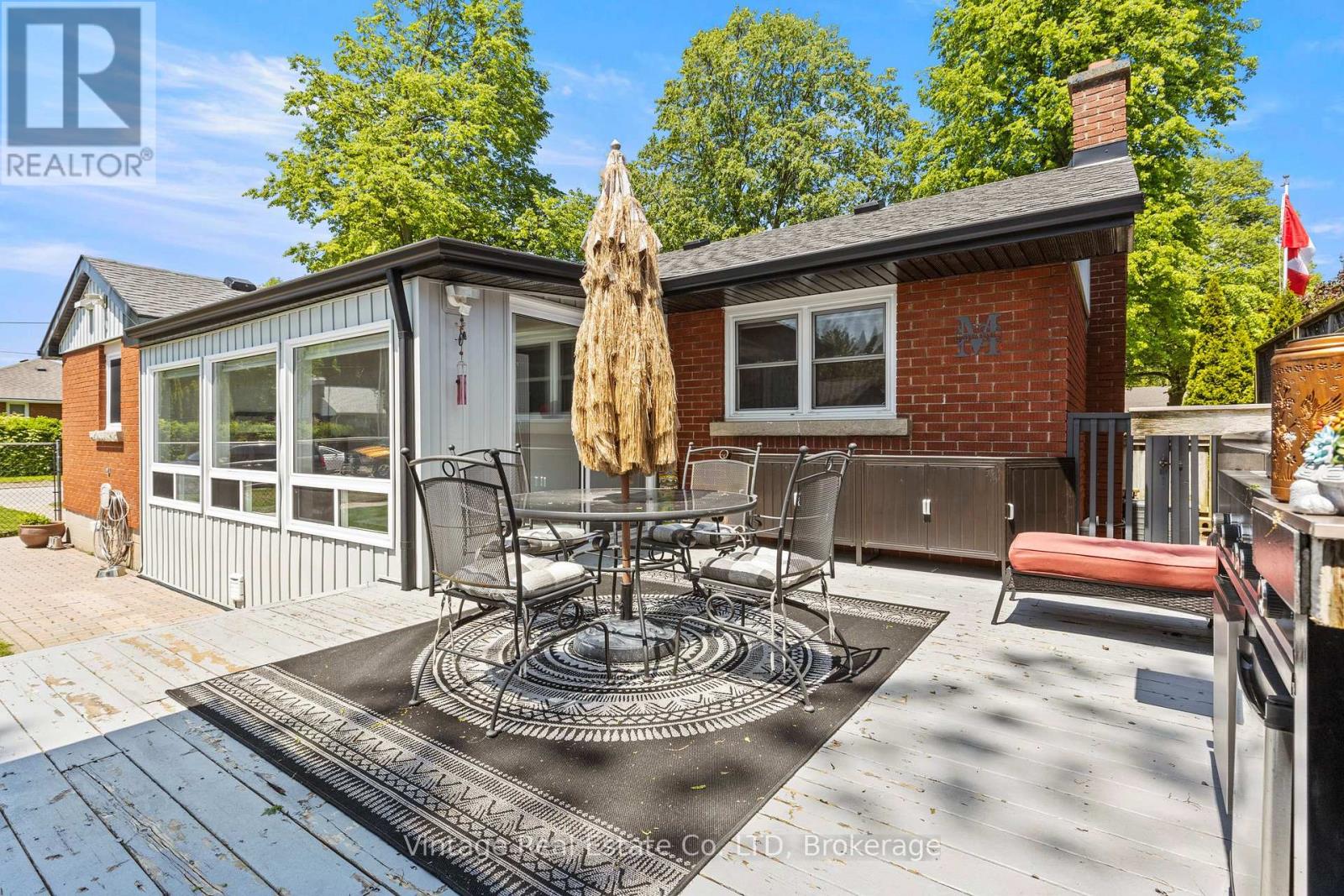6478 RUSSELL STREET - 32