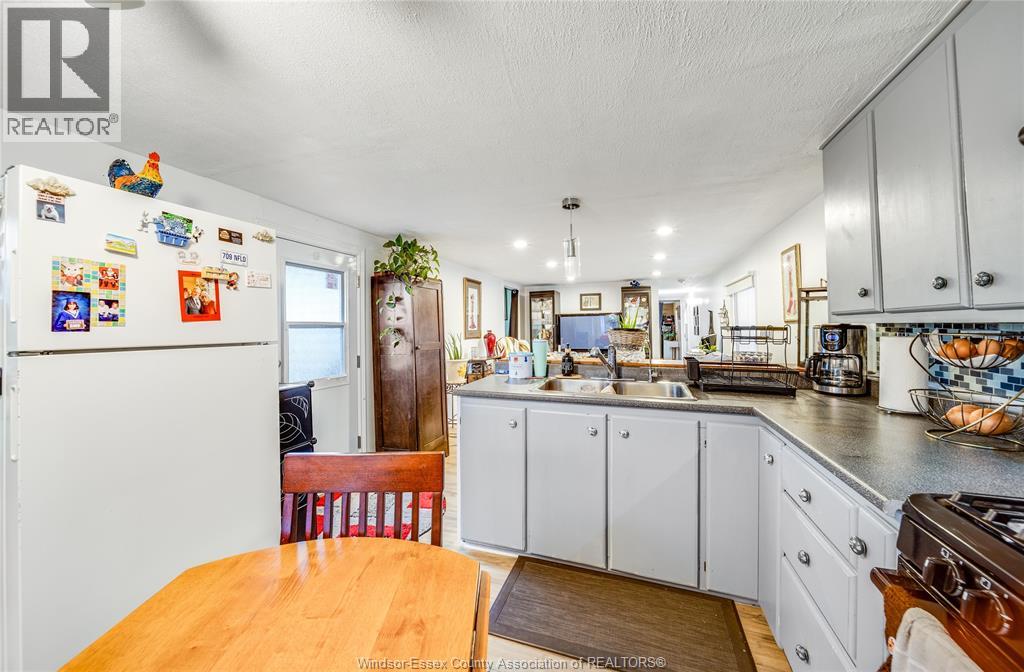 137 DANA DRIVE - 14