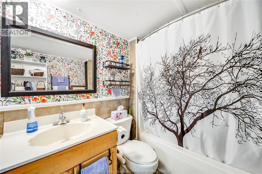 137 DANA DRIVE - 21