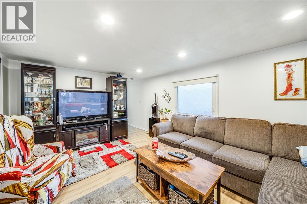 137 DANA DRIVE - 9
