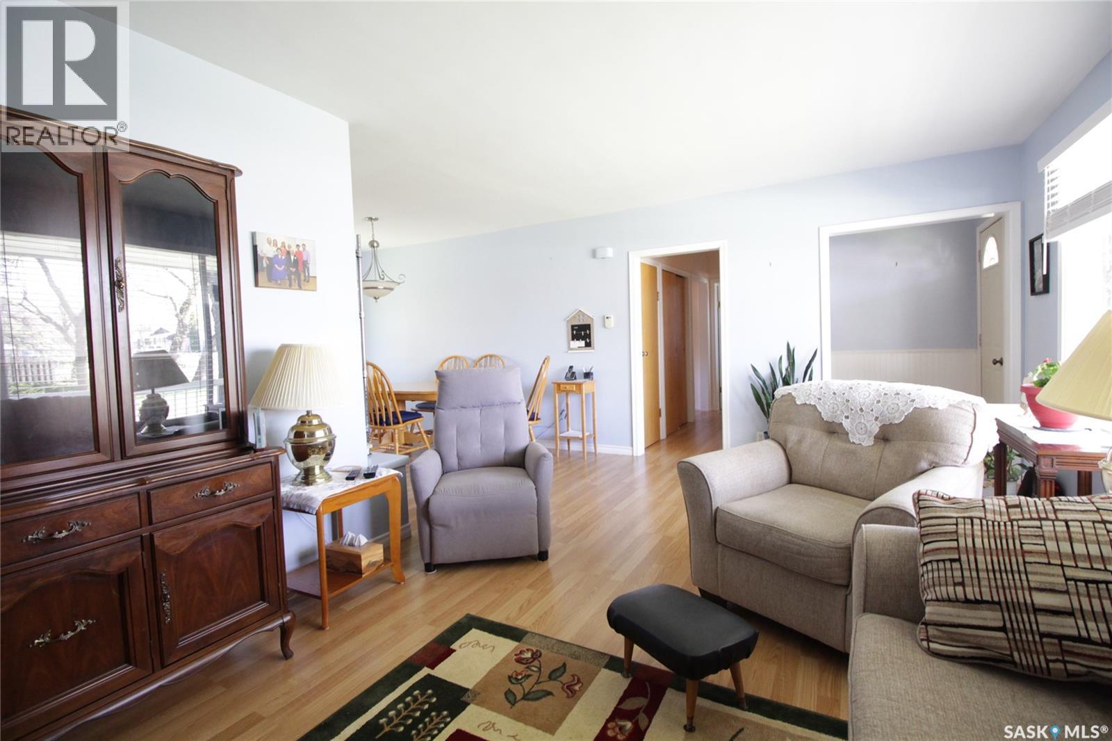 1208 Mark AVENUE - photo 3