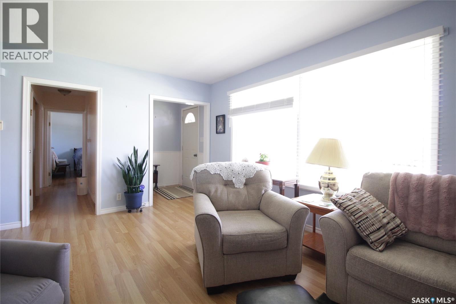 1208 Mark AVENUE - photo 2
