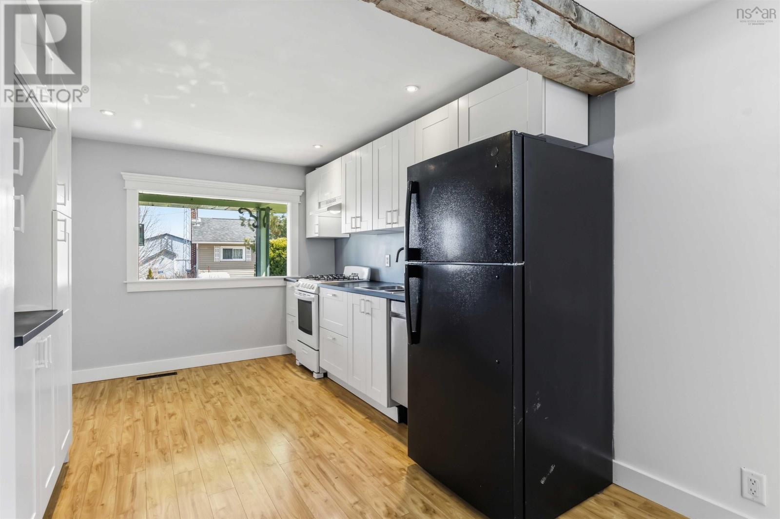 4 Herbert Road - 12