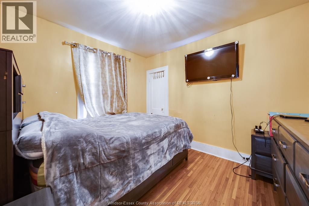 1180 LANGLOIS AVENUE - 18