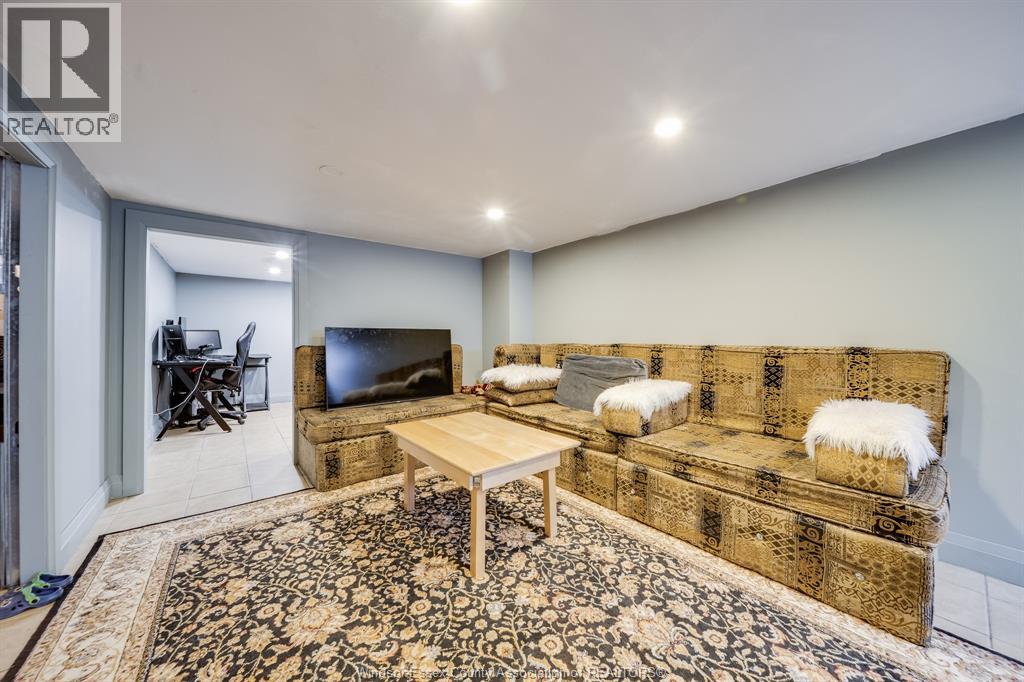 1180 LANGLOIS AVENUE - 25