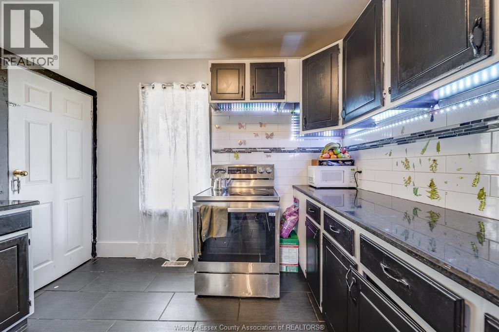 1180 LANGLOIS AVENUE - 12