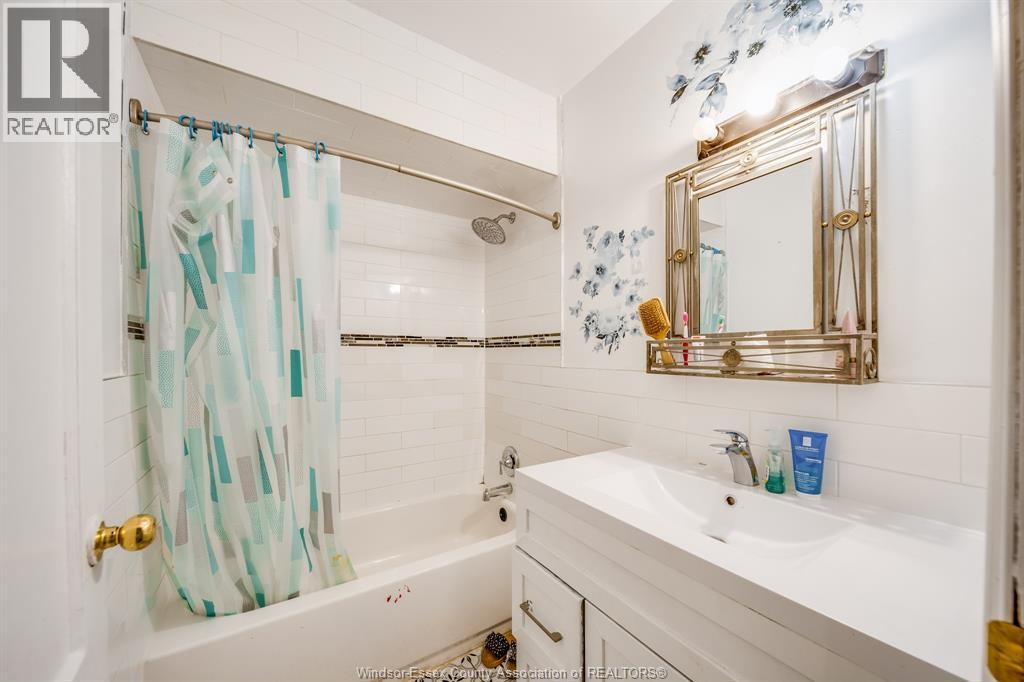 1180 LANGLOIS AVENUE - 15