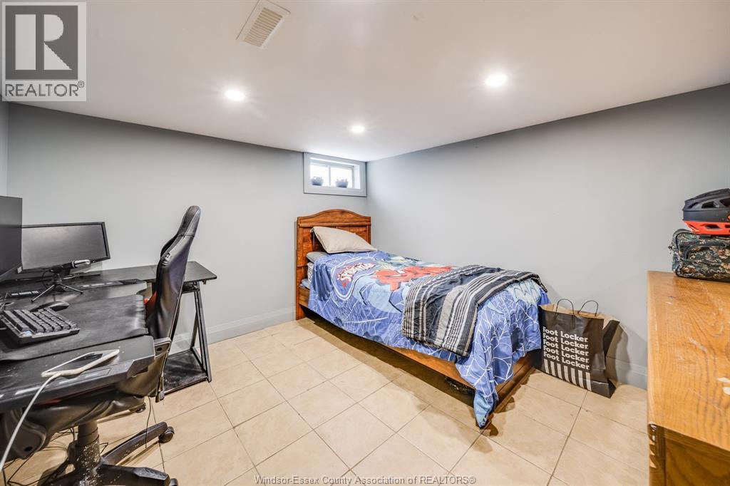 1180 LANGLOIS AVENUE - 27