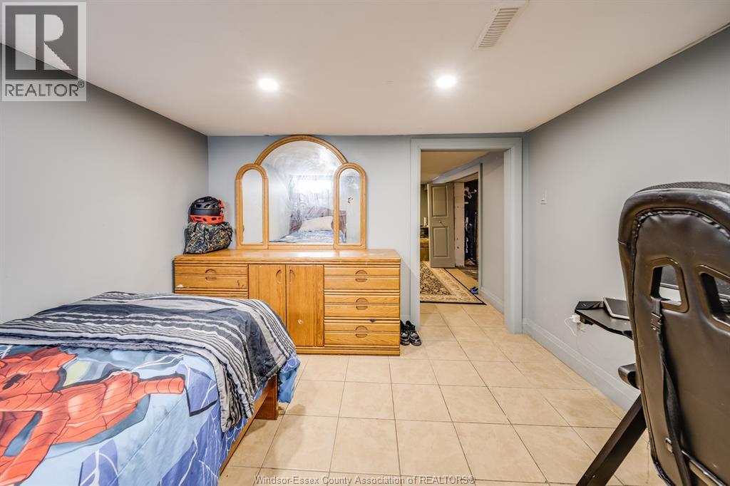 1180 LANGLOIS AVENUE - 28