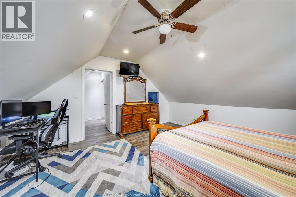 1180 LANGLOIS AVENUE - 23