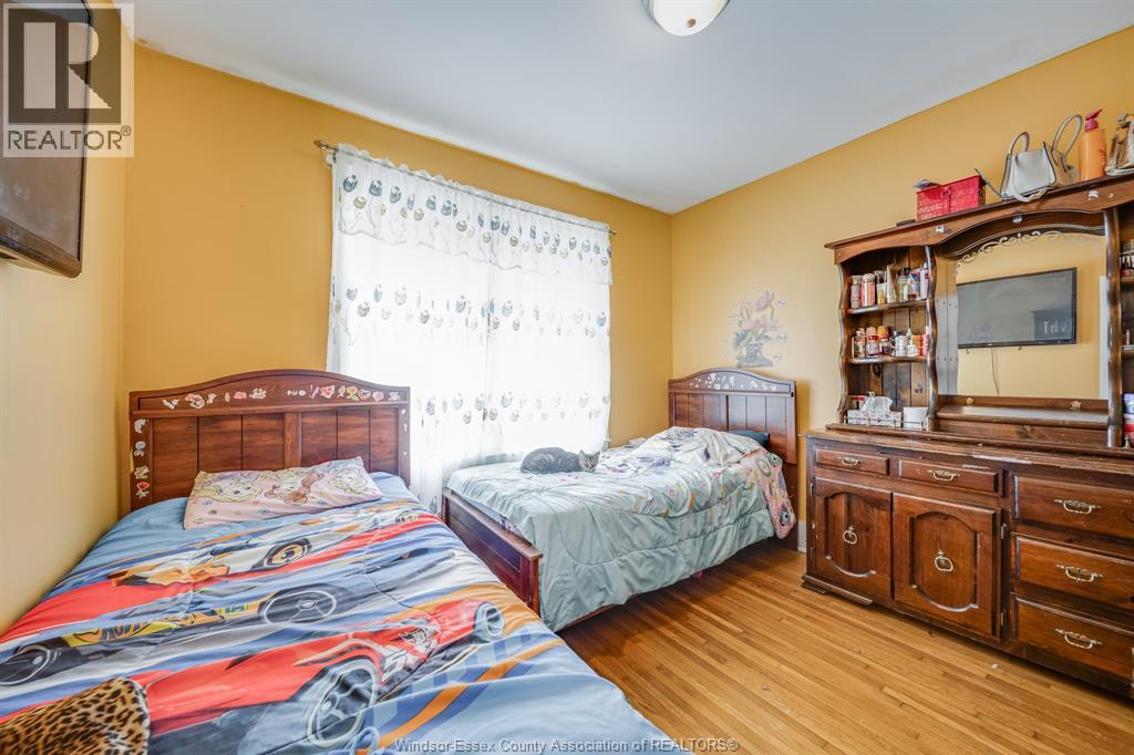 1180 LANGLOIS AVENUE - 16