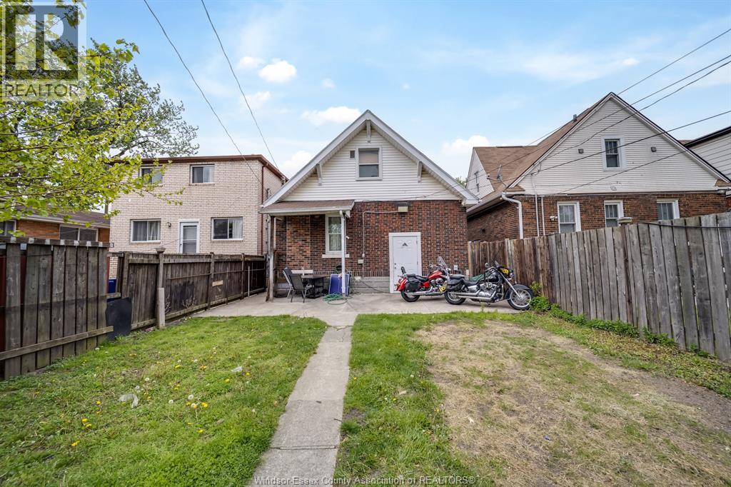 1180 LANGLOIS AVENUE - 33