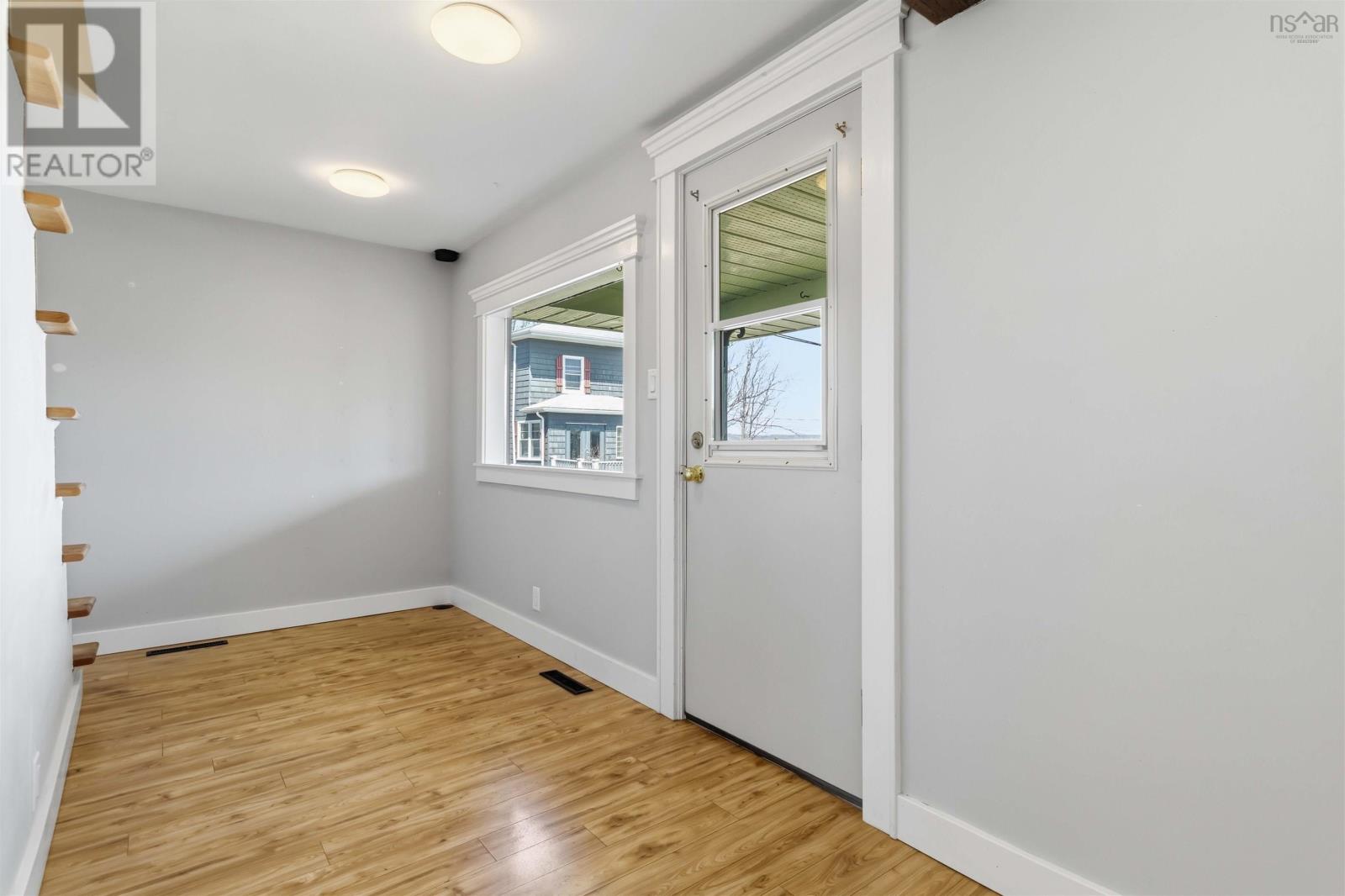 4 Herbert Road - 6
