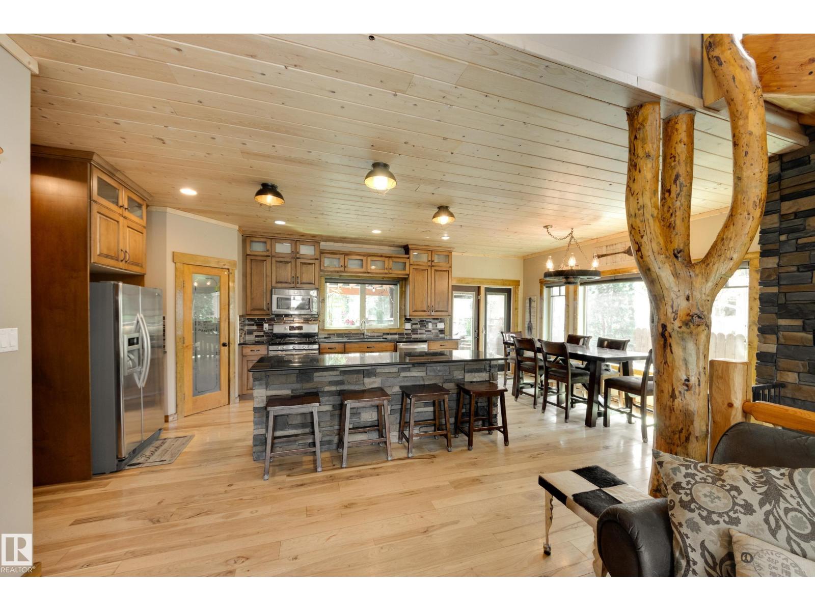 10811 67 ST NW - 11