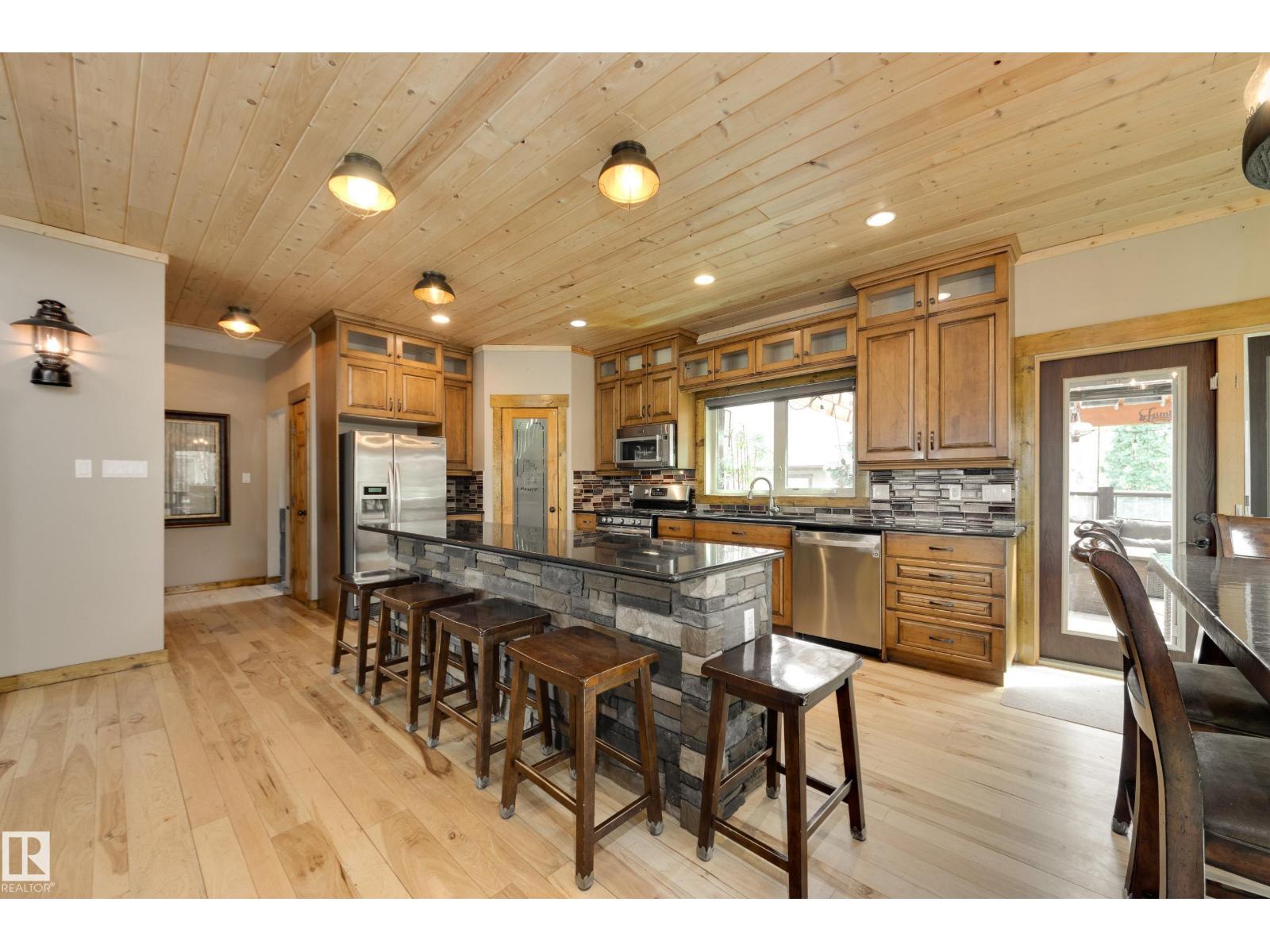10811 67 ST NW - 17