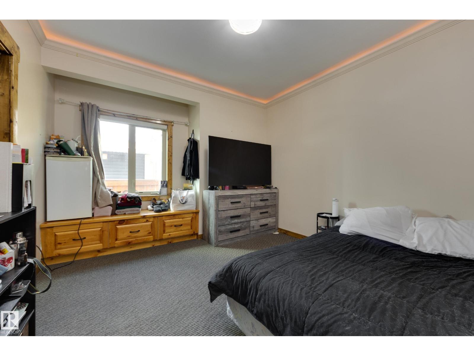 10811 67 ST NW - 19