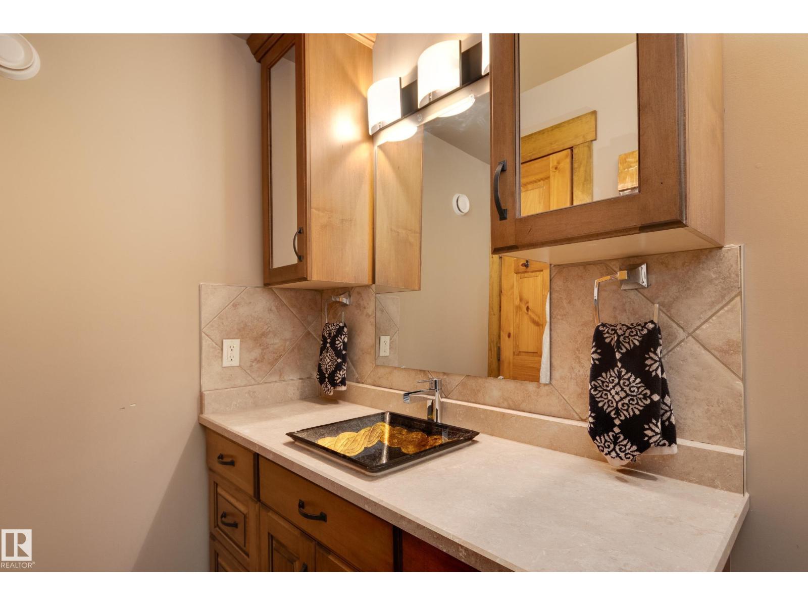 10811 67 ST NW - 21