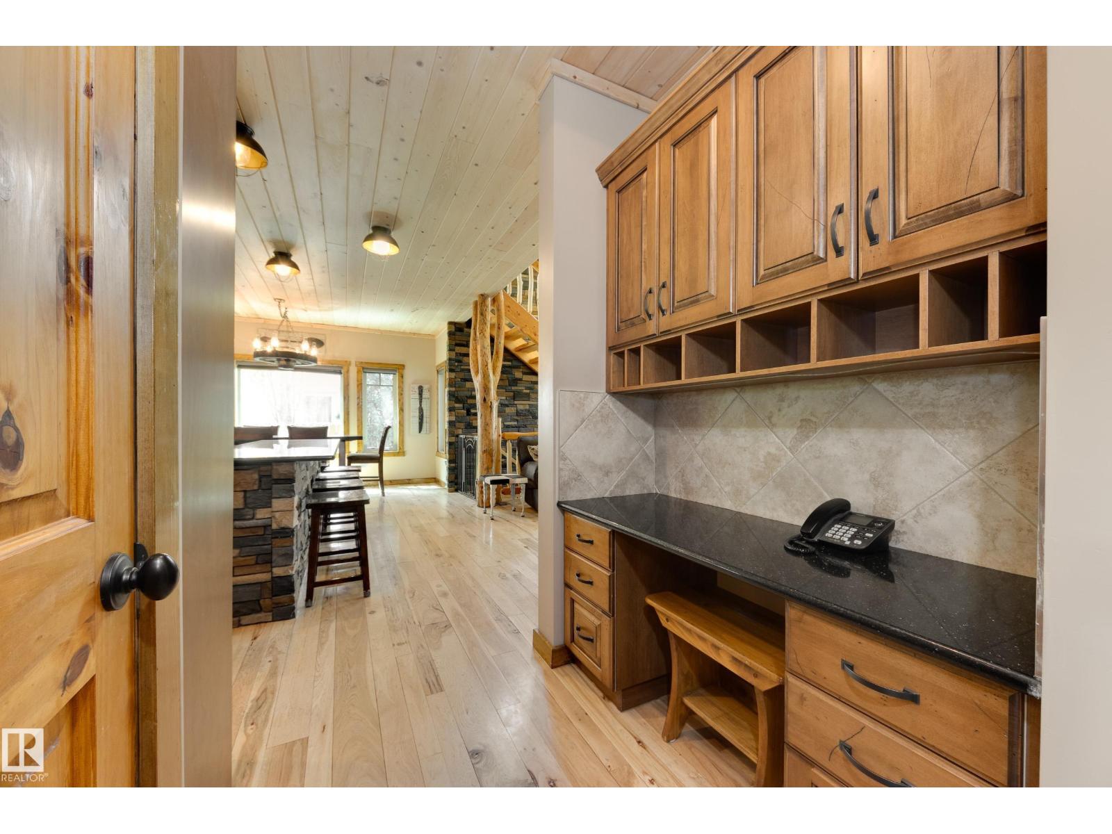 10811 67 ST NW - 22