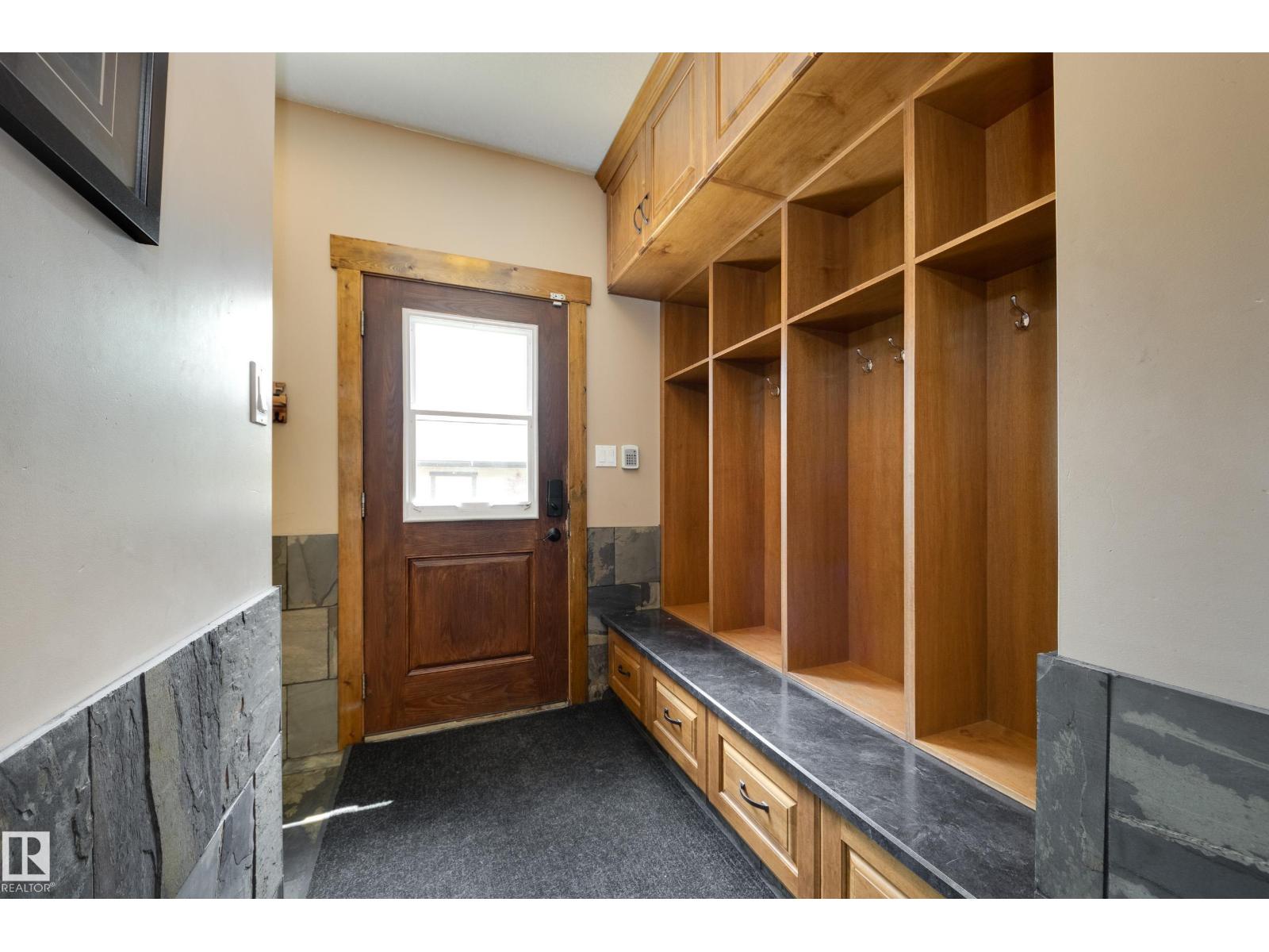 10811 67 ST NW - 23