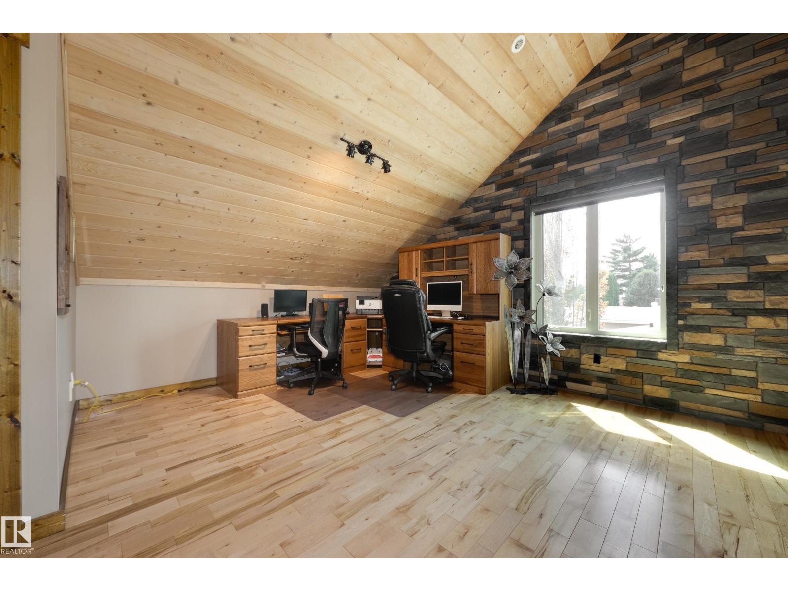10811 67 ST NW - 25