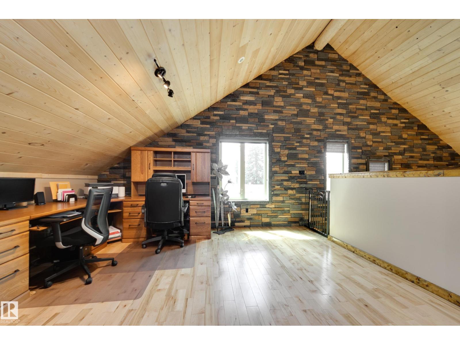 10811 67 ST NW - 26