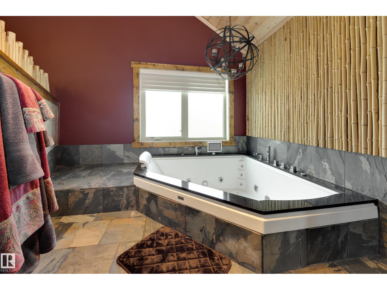 10811 67 ST NW - 36