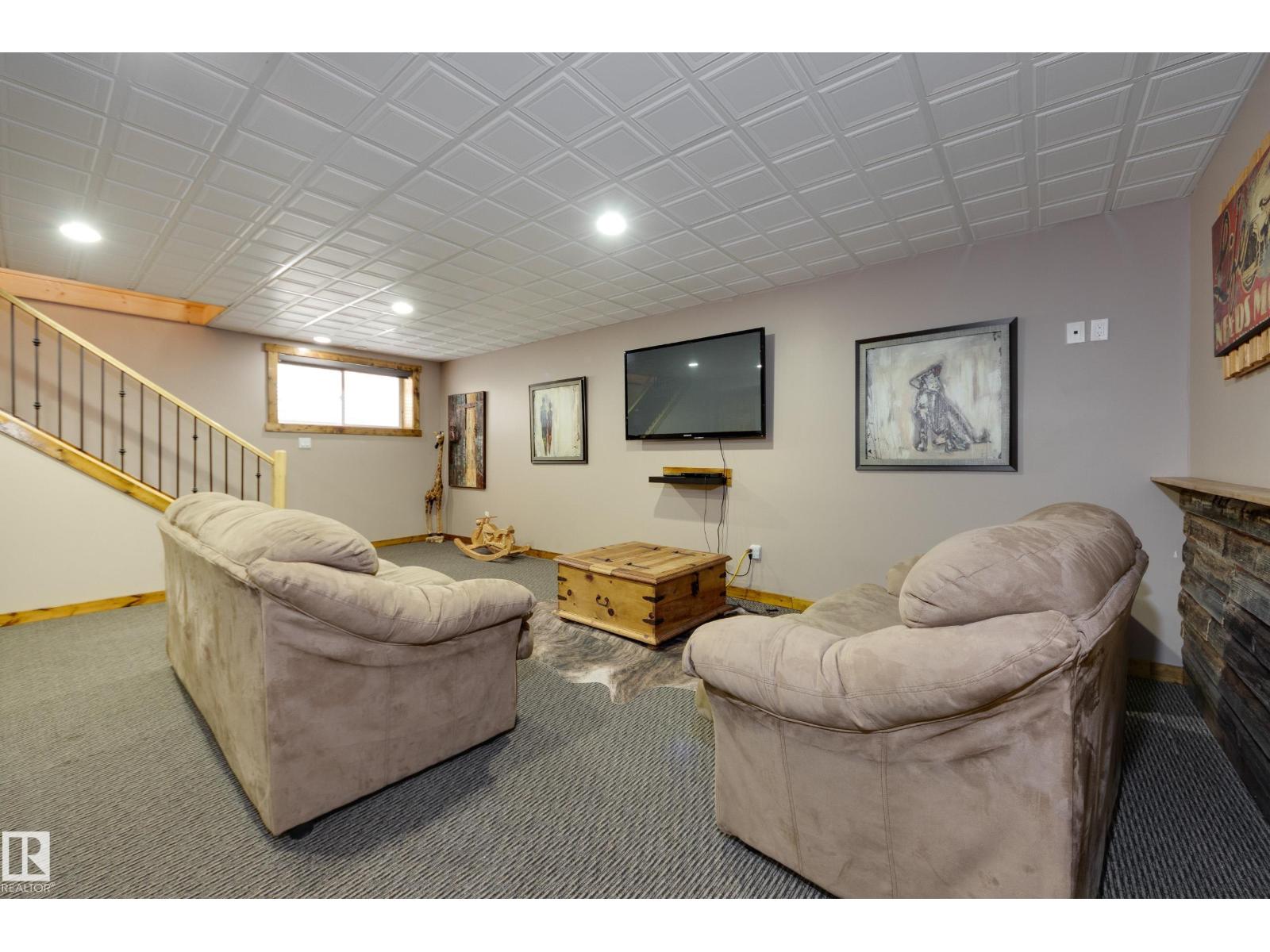 10811 67 ST NW - 38