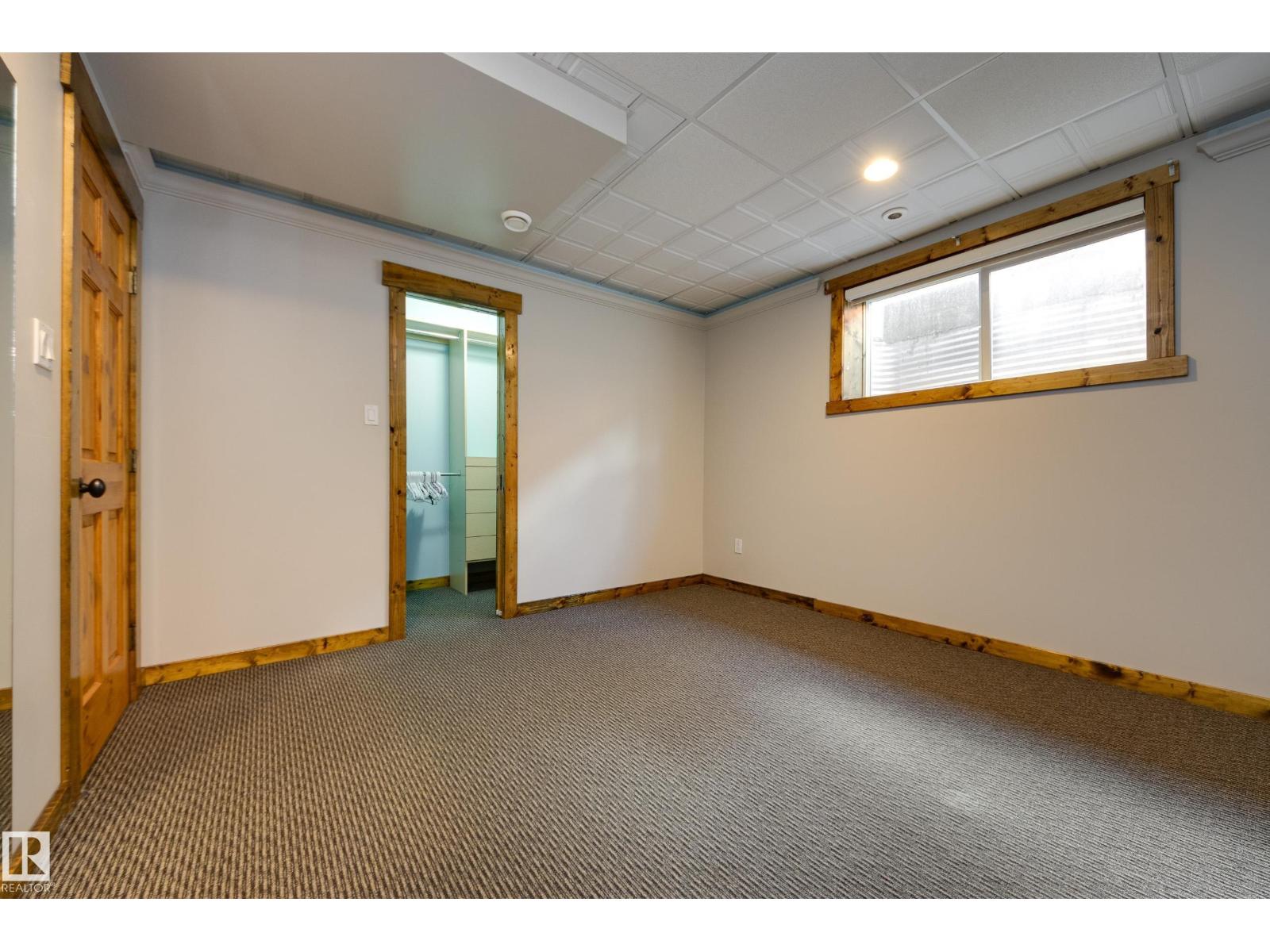 10811 67 ST NW - 41