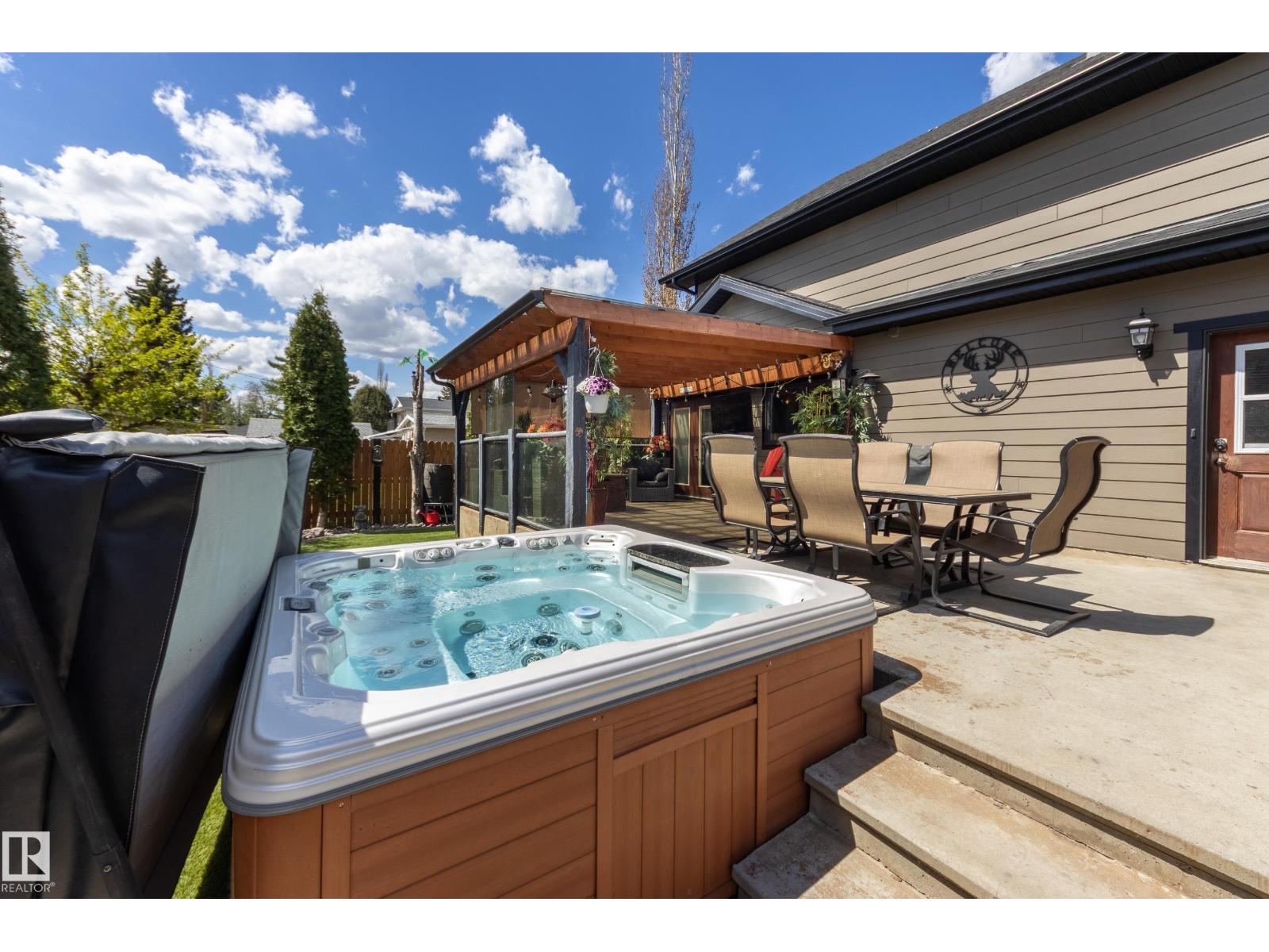10811 67 ST NW - 47