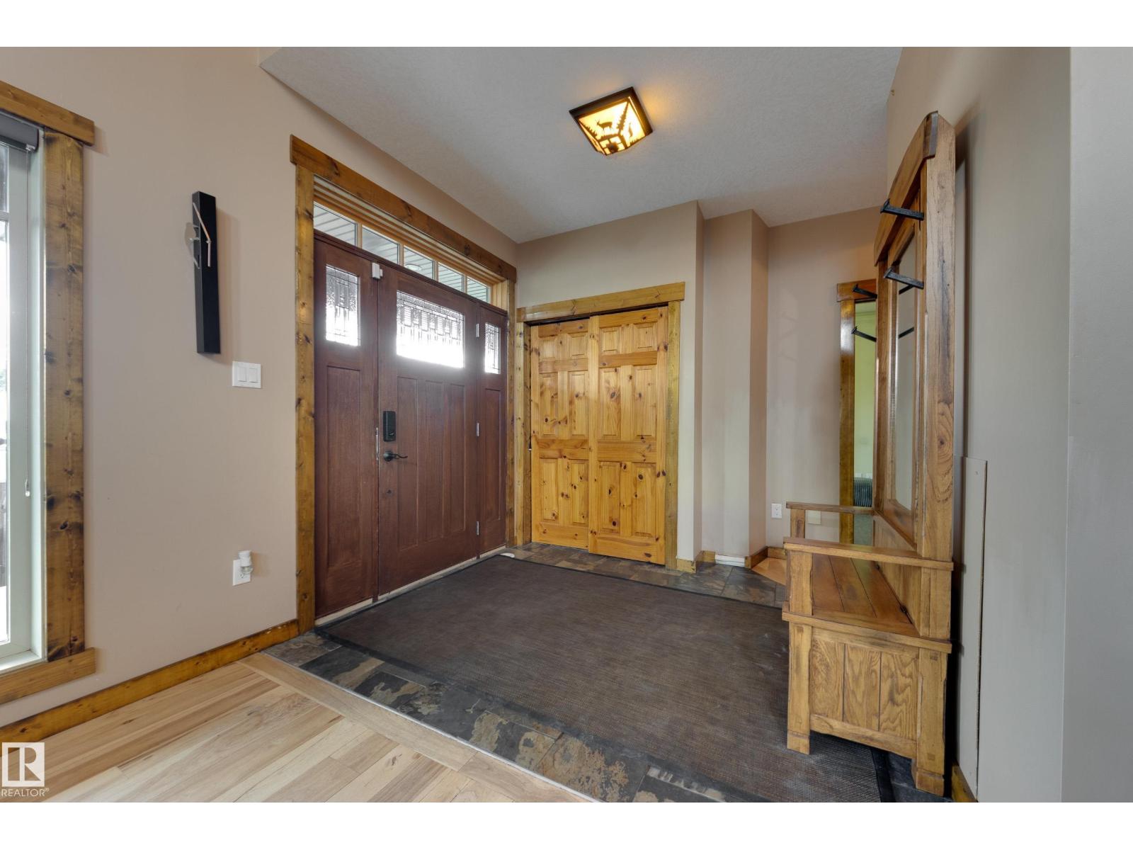 10811 67 ST NW - 5
