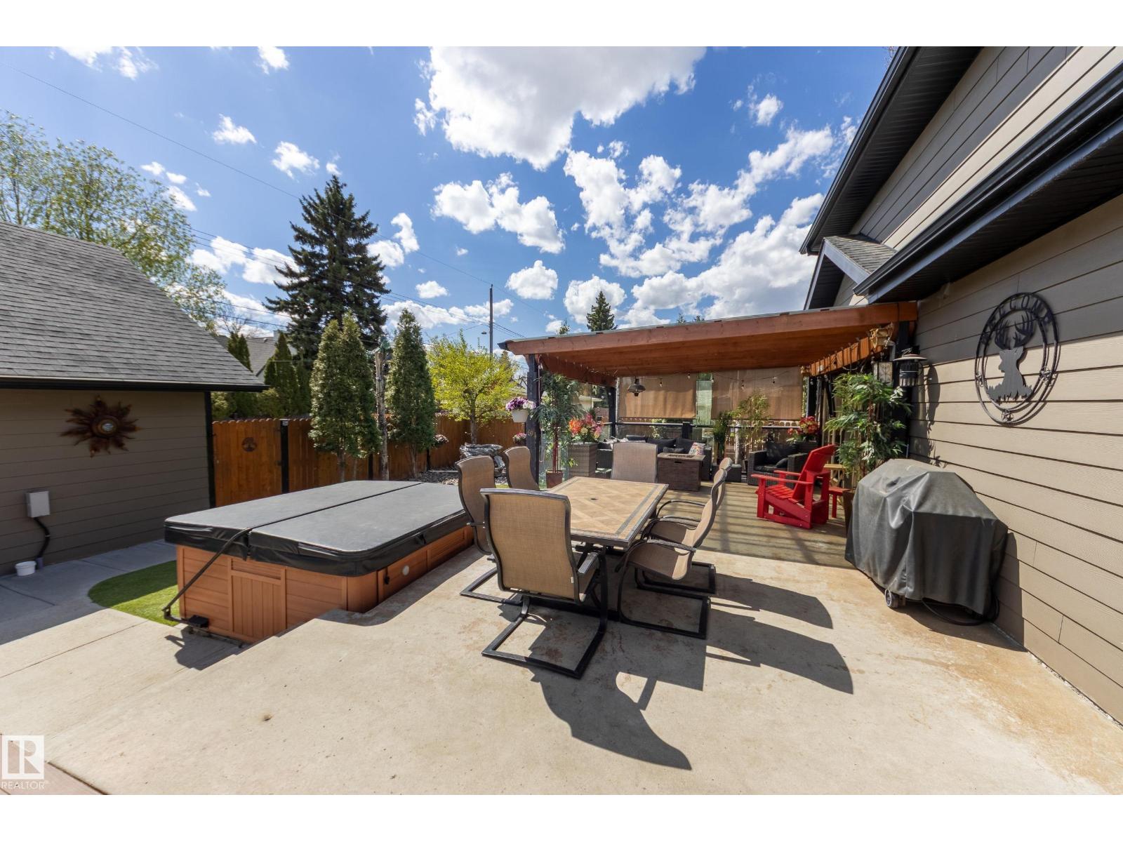 10811 67 ST NW - 50