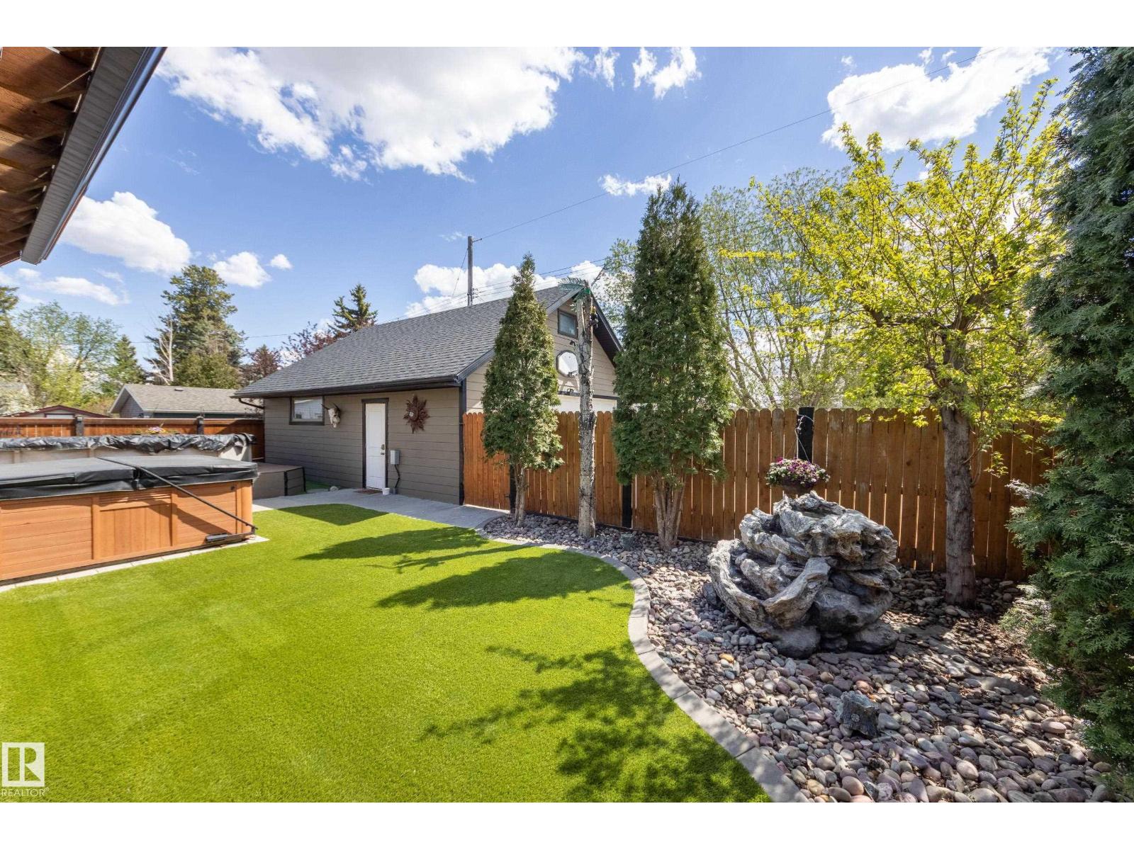 10811 67 ST NW - 53