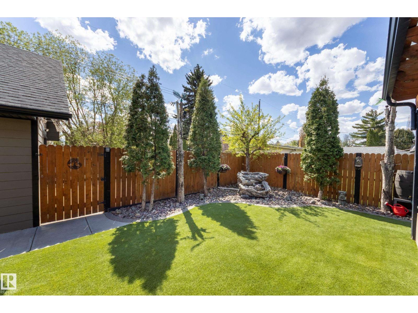 10811 67 ST NW - 54