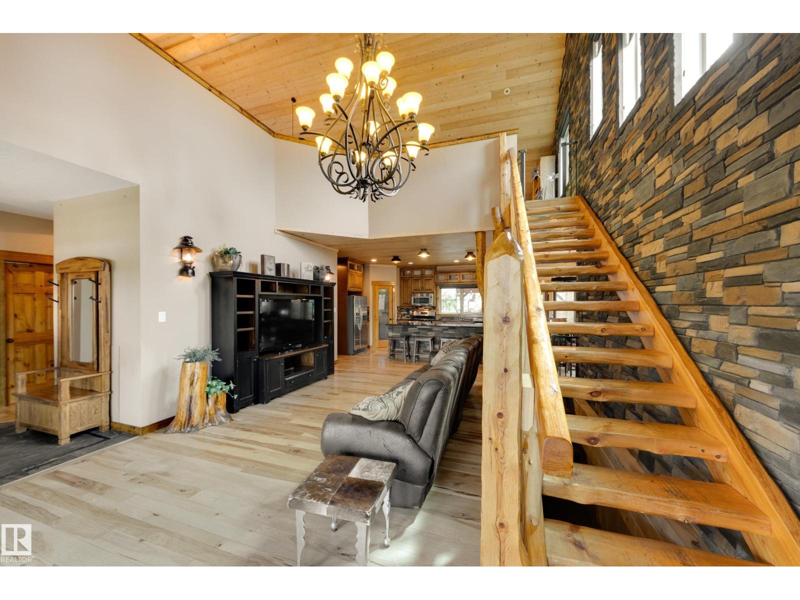 10811 67 ST NW - 9