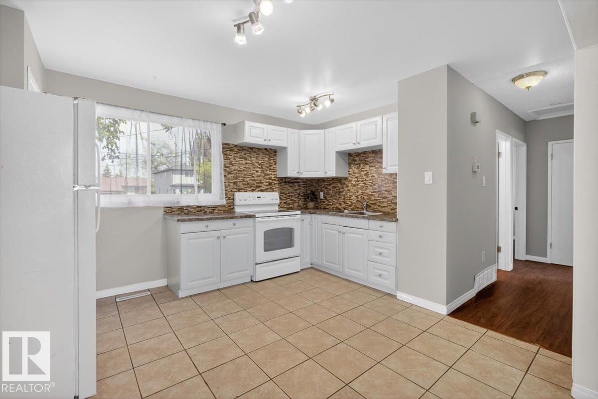 4630 114 AV NW - 13