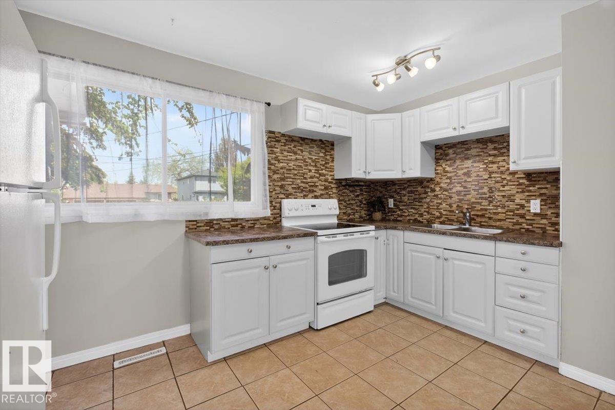 4630 114 AV NW - 14