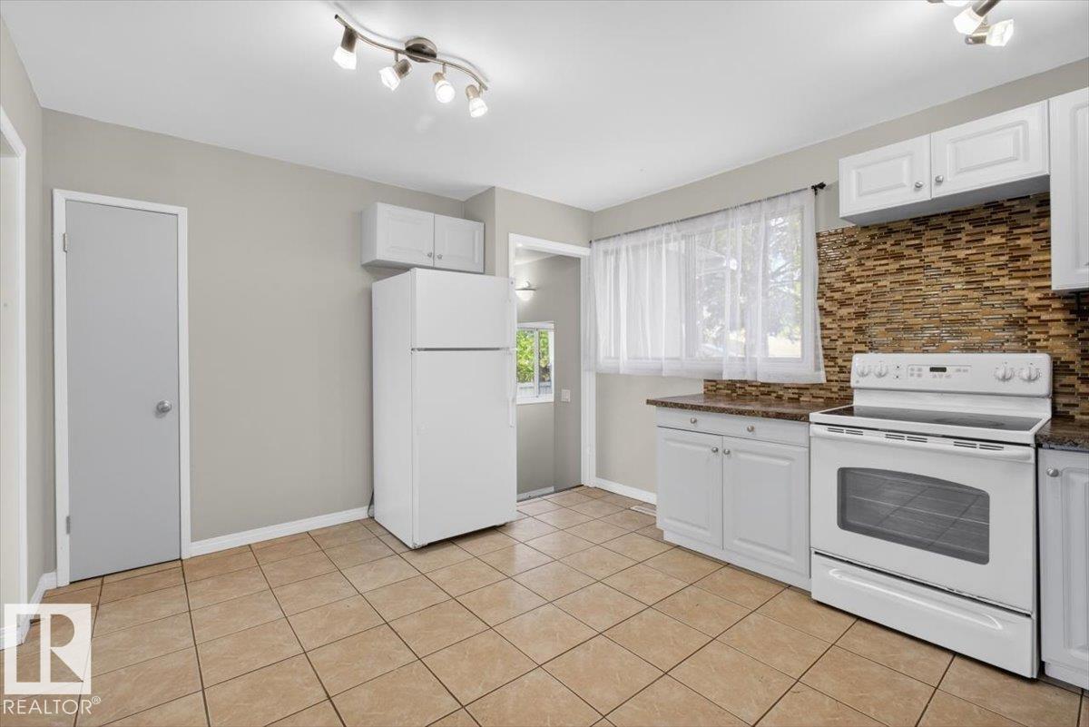 4630 114 AV NW - 19