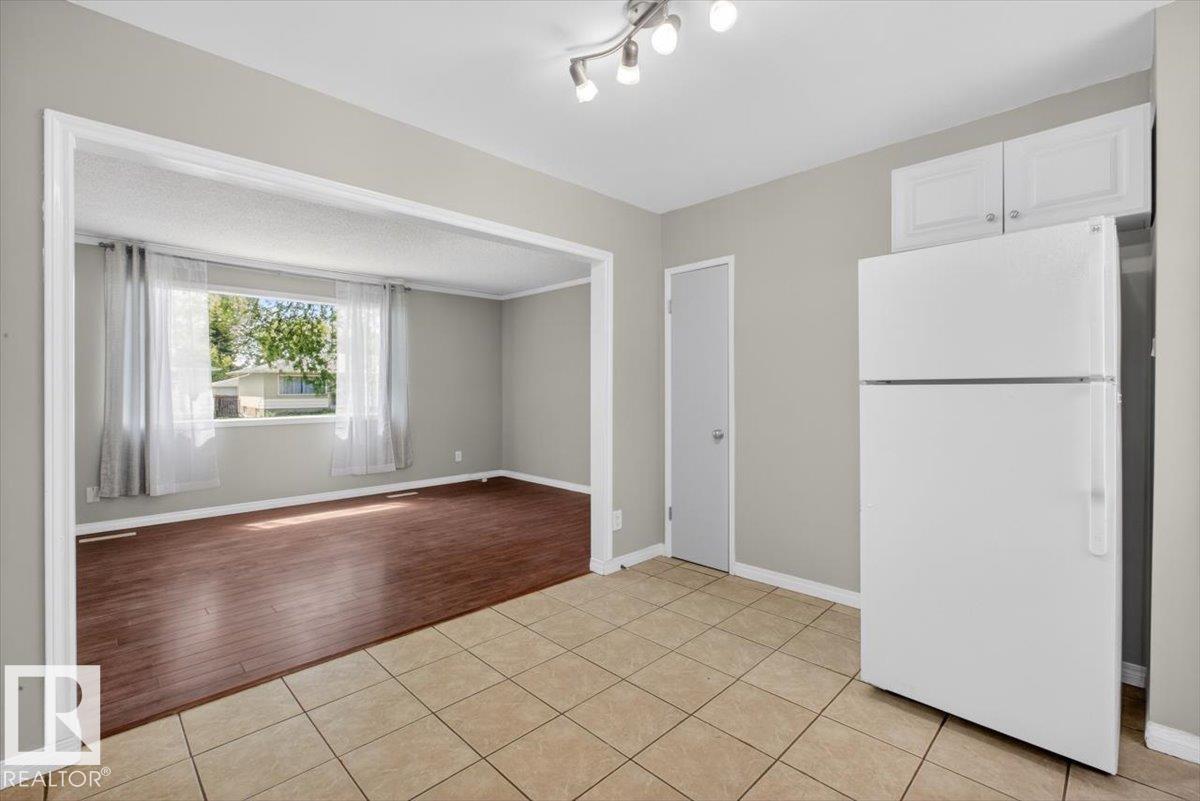 4630 114 AV NW - 20