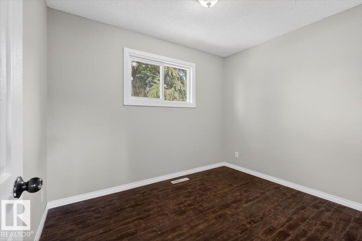 4630 114 AV NW - 23