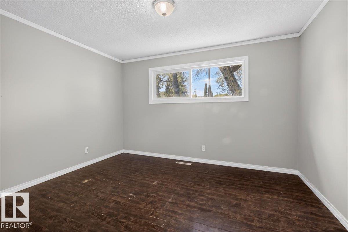 4630 114 AV NW - 26