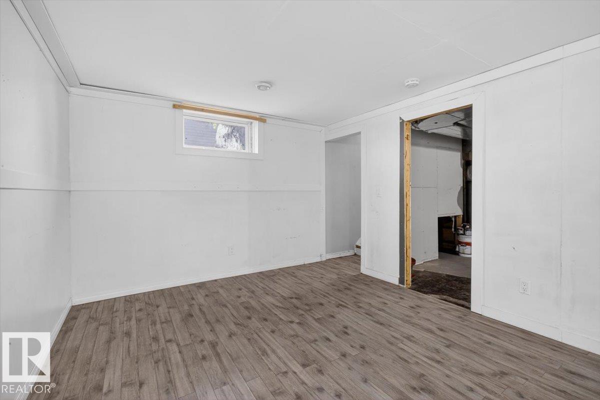 4630 114 AV NW - 30