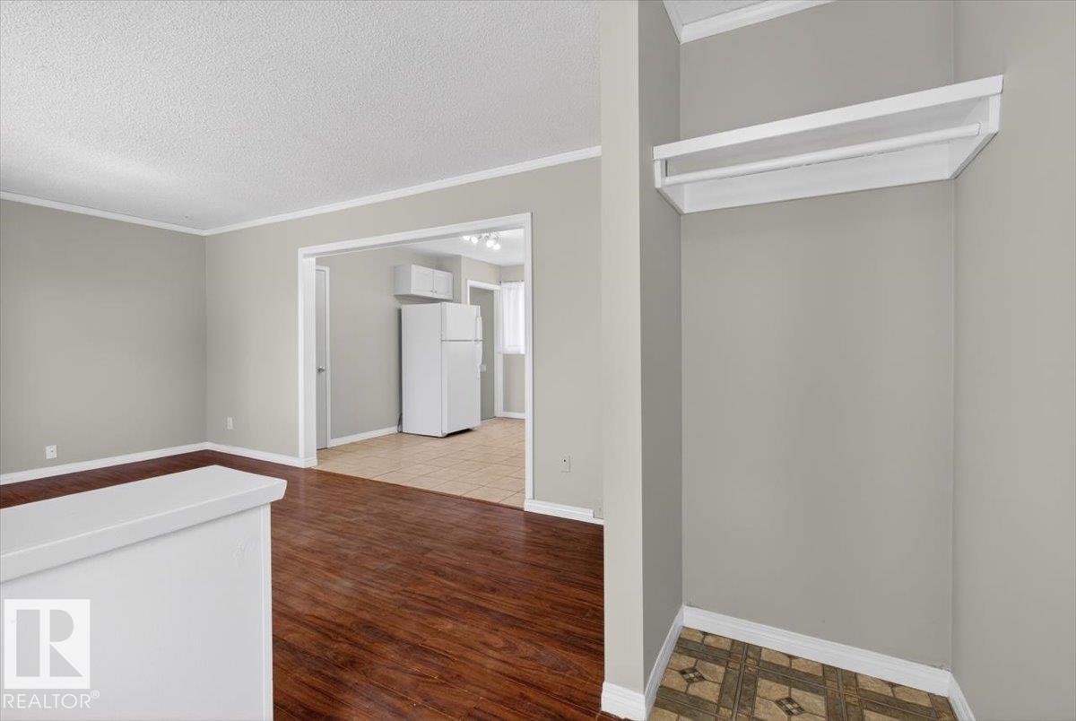 4630 114 AV NW - 9