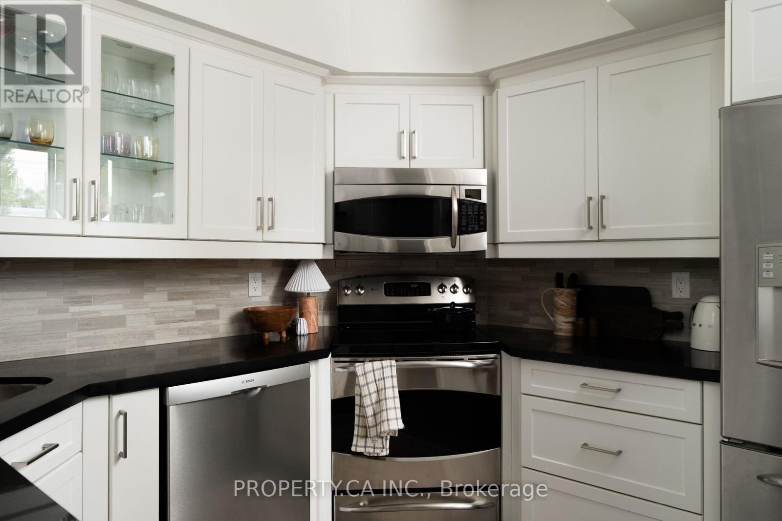 124 MILVERTON BOULEVARD - 9